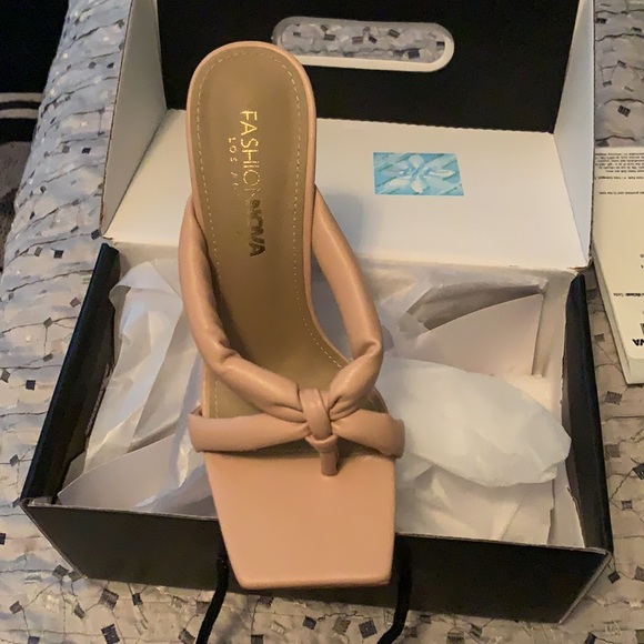 Nude heels - Picture 2 of 2